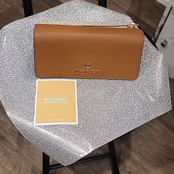 Michael Kors Jet Set Charm Large Logo & Leather Tri-Fold Wallet - Picture 11 of 12